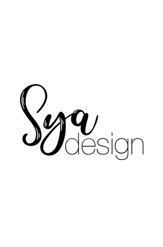 לוגו Sya Design בכתב יד שחור על רקע בהיר